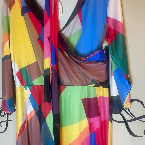 Dress - Picture 7 of 7